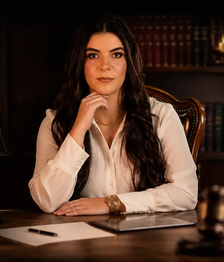 Thayná Senger, advogada imobiliária